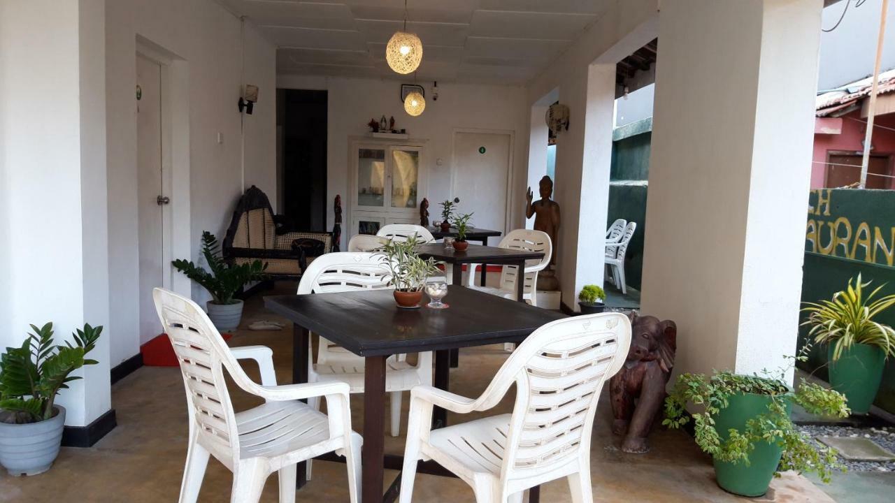 The Sea House Hotel Kudapaduwa Exterior foto