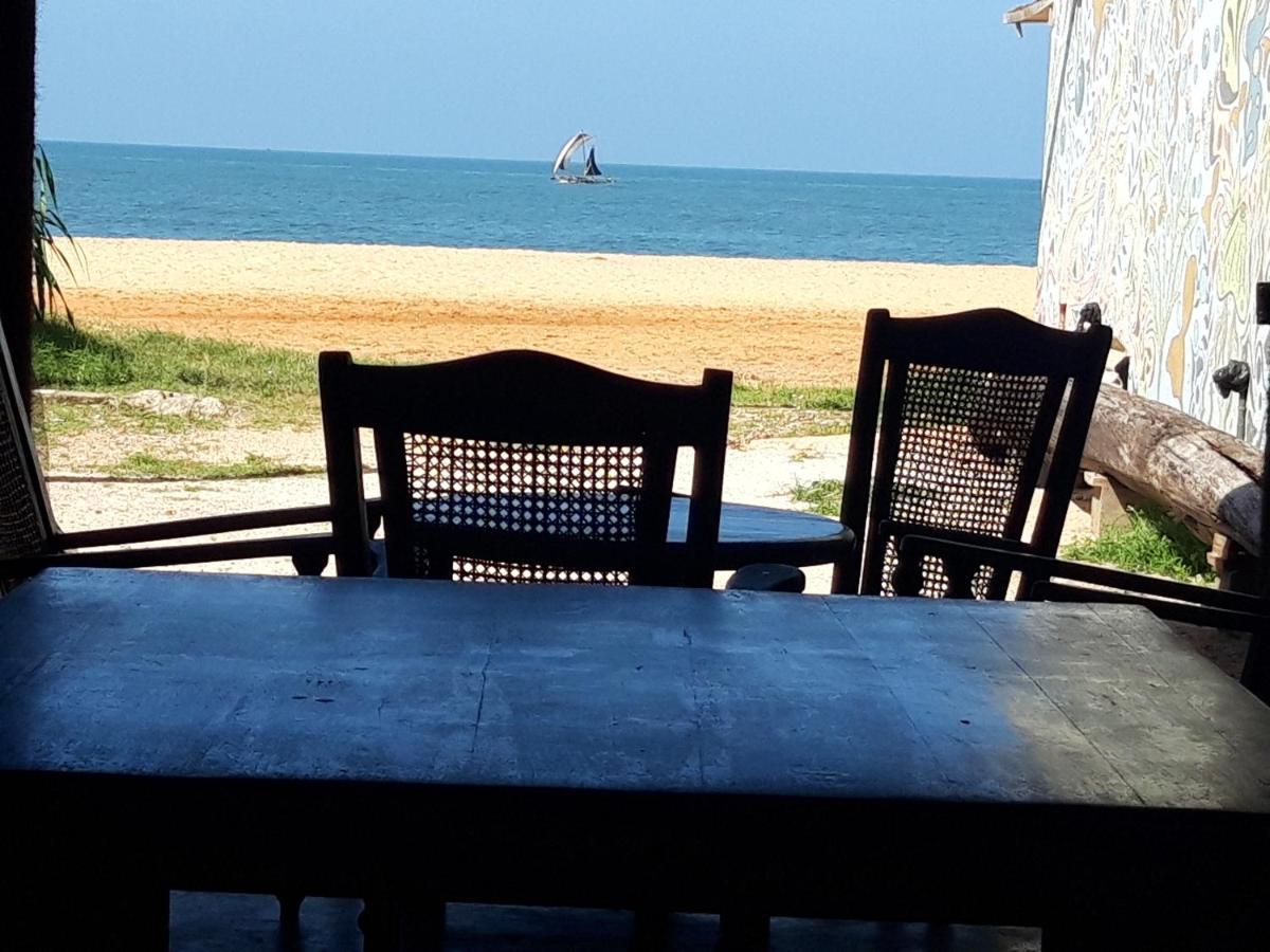 The Sea House Hotel Kudapaduwa Exterior foto
